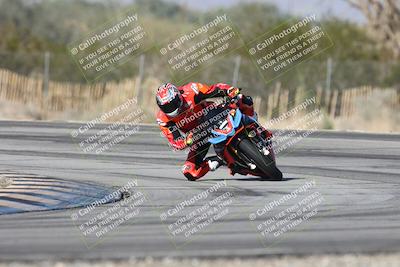 media/Dec-01-2025-Moto Forza (Mon) [[2daa91e15f]]/1-Advanced Group/Session 3 (Turn 3)/